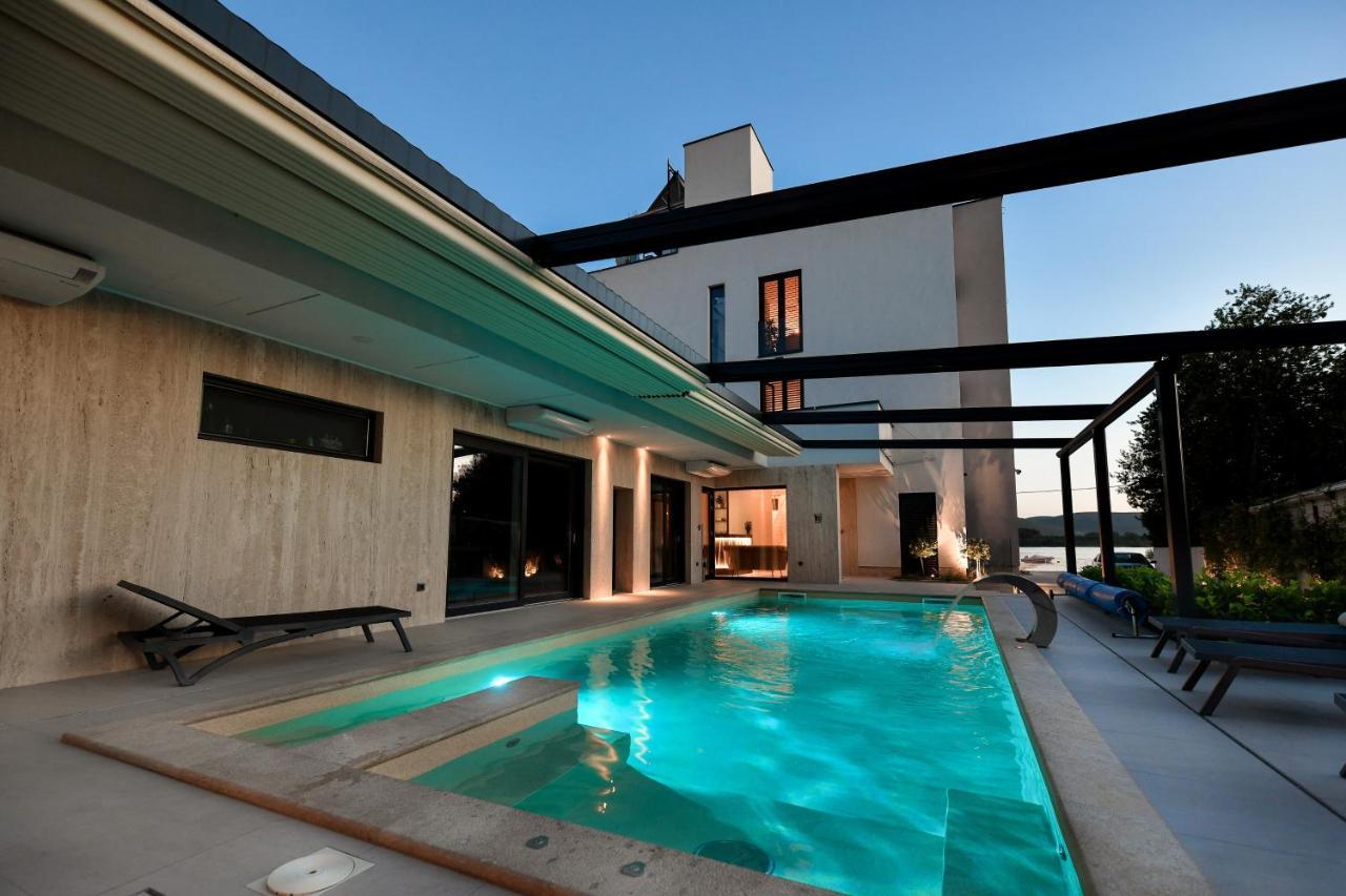 Crowonder Apartments & Rooms Oaza With Heated Swimming Pool And Sauna Turanj Exterior photo