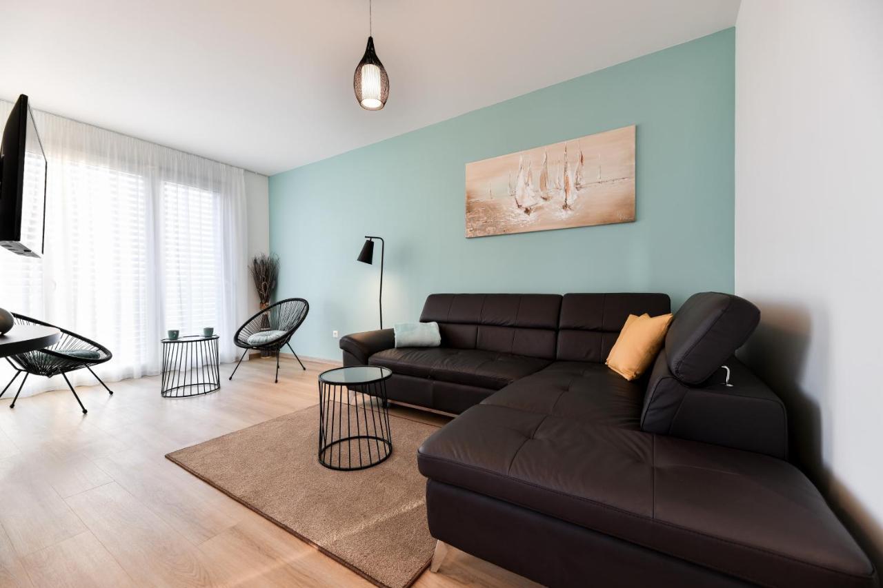 Crowonder Apartments & Rooms Oaza With Heated Swimming Pool And Sauna Turanj Exterior photo