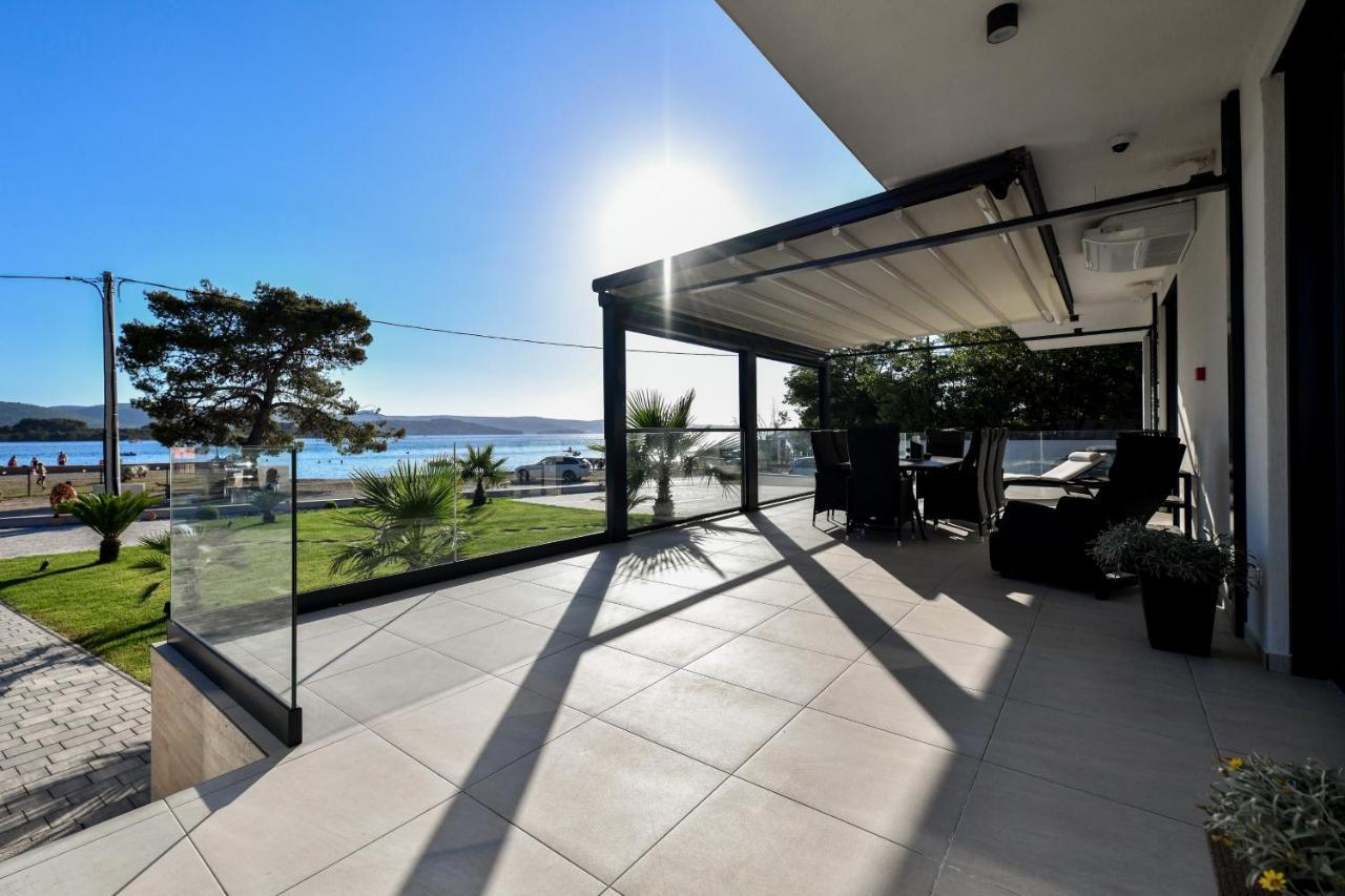 Crowonder Apartments & Rooms Oaza With Heated Swimming Pool And Sauna Turanj Exterior photo