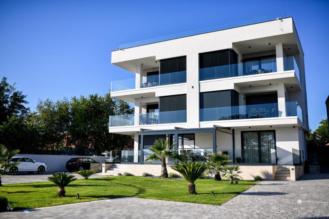 Crowonder Apartments & Rooms Oaza With Heated Swimming Pool And Sauna Turanj Exterior photo