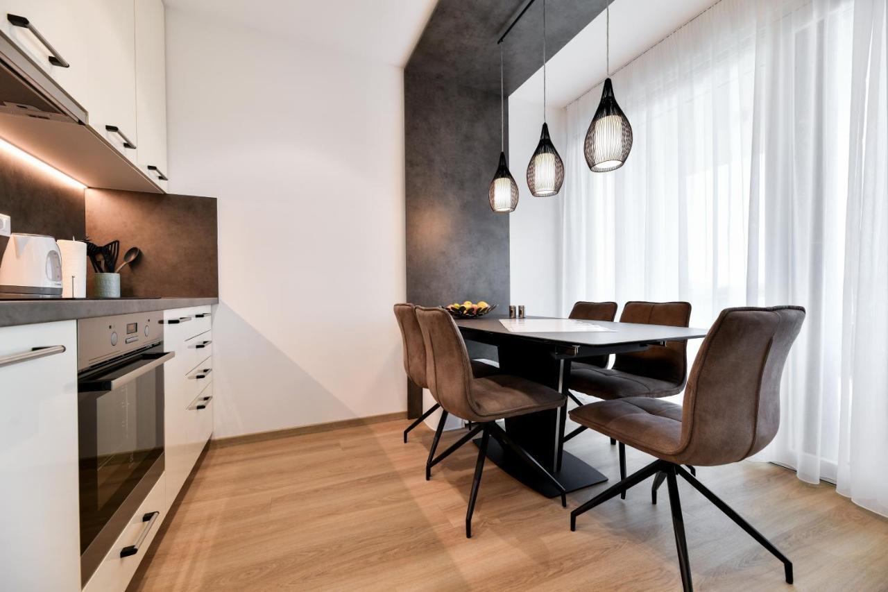 Crowonder Apartments & Rooms Oaza With Heated Swimming Pool And Sauna Turanj Exterior photo