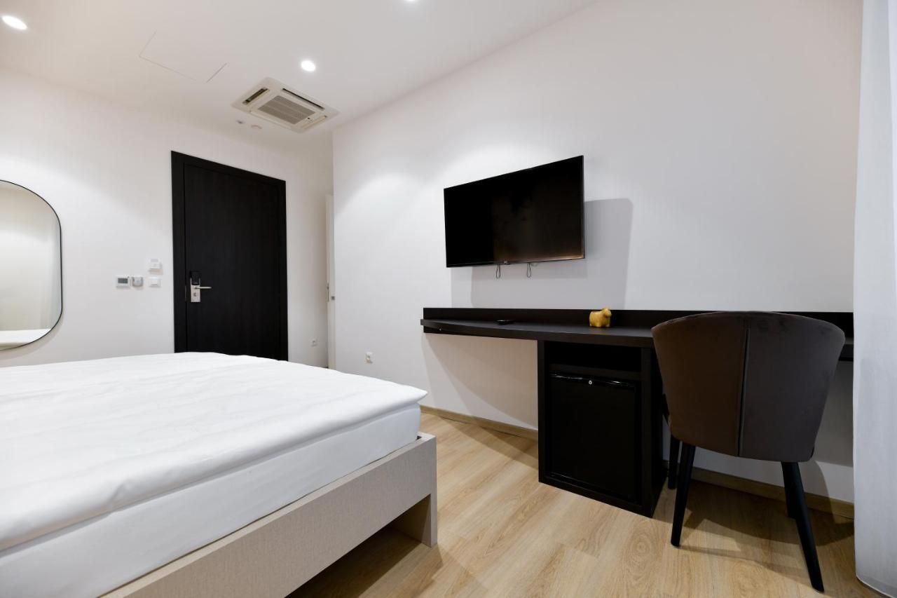 Crowonder Apartments & Rooms Oaza With Heated Swimming Pool And Sauna Turanj Exterior photo