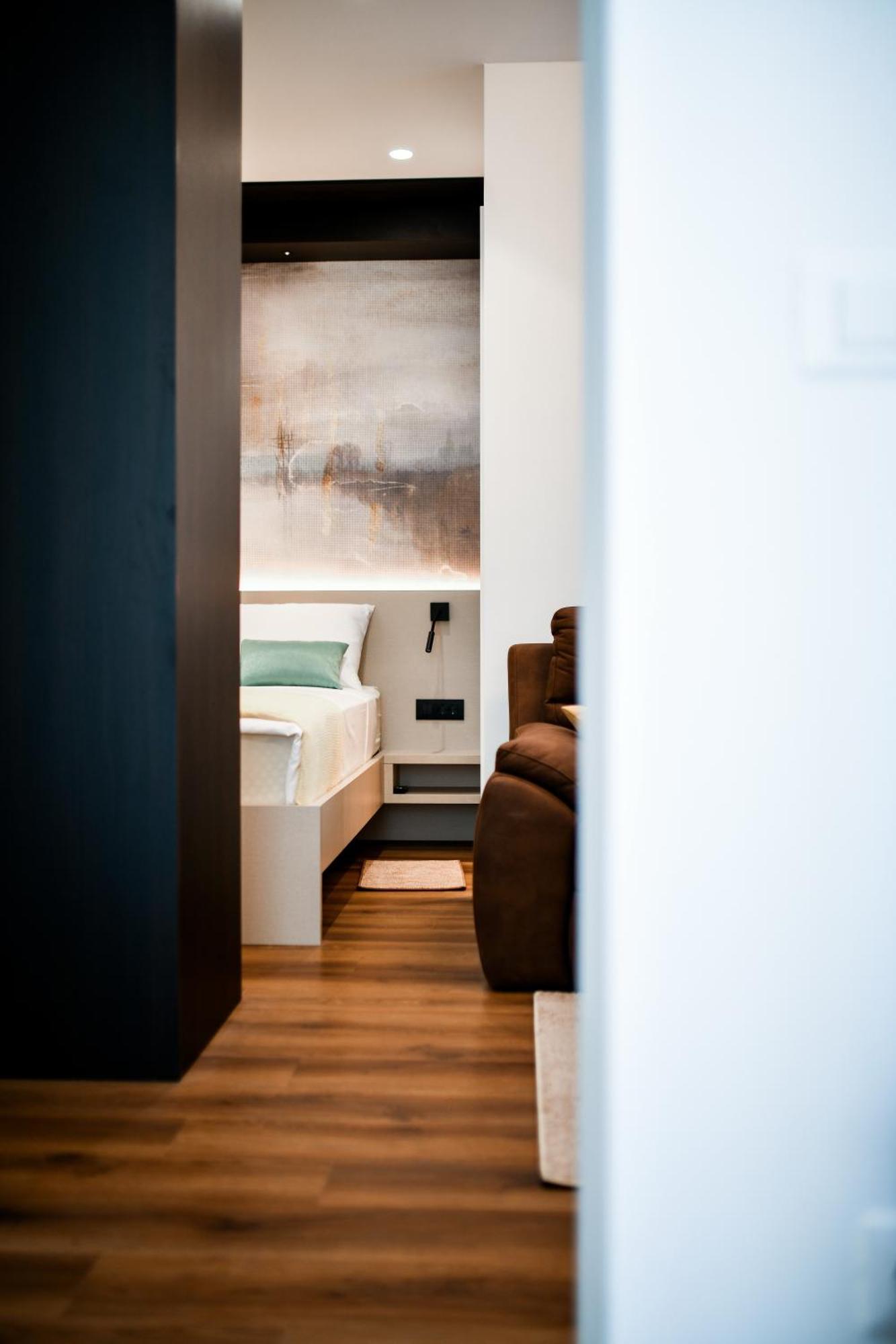 Crowonder Apartments & Rooms Oaza With Heated Swimming Pool And Sauna Turanj Exterior photo