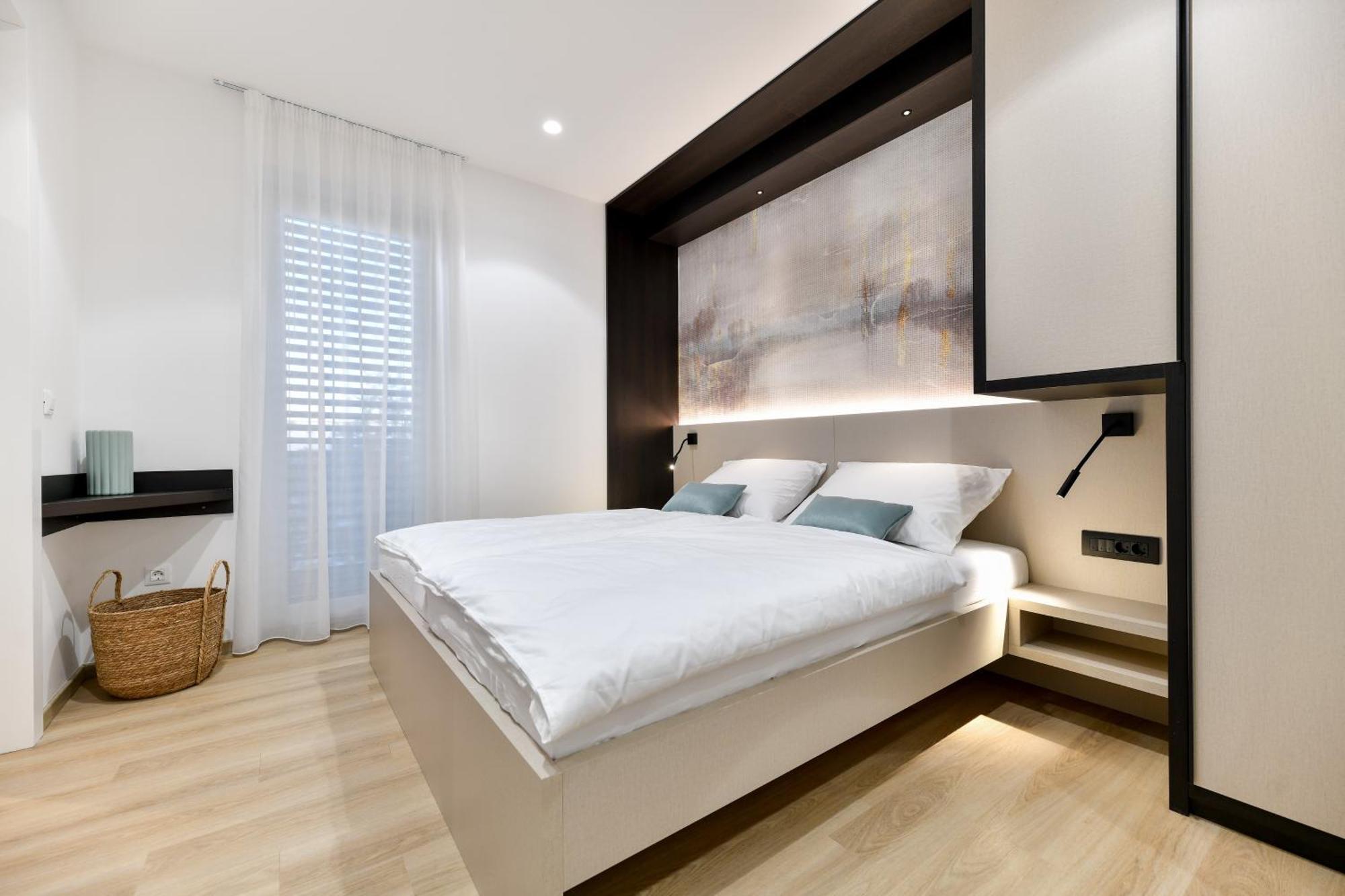Crowonder Apartments & Rooms Oaza With Heated Swimming Pool And Sauna Turanj Exterior photo